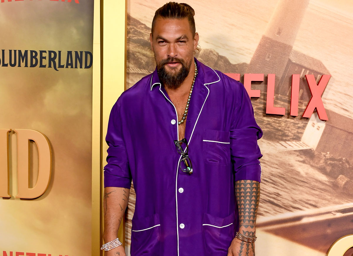 CENTURY CITY, CALIFORNIA - NOVEMBER 09: Jason Momoa attends the Los Angeles Premiere of Netflix's 